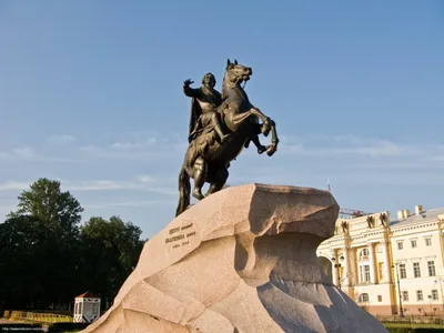 Памятник полководцу А. В. Суворову в Санкт-Петербурге