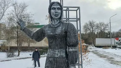 В Нововоронеже открыли жуткий памятник Алёнке – Новости Воронежа и  Воронежской области – Вести Воронеж