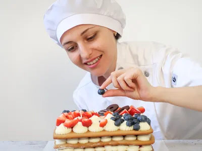 🍒Торты на заказ Воронеж🍒 on Instagram: “Тортик с шоколадными шариками на  День Рождения💜🎂🤗🍰 Вес: 3,5 кг🎂” | Тематические торты, Торт,  Оригинальные торты