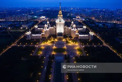 Поездки по ночной Москве на автомобиле: Пречистенская набережная, Чистые  пруды, Воробьевы горы, Красная Пресня, Сокольники | Про прокат | Дзен