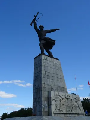 Памятник Основателю Москвы Юрию Долгорукому, Москва. Карта, фото, как  добраться – путеводитель по городу на MsMap.ru