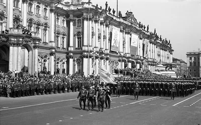 Парад Победы 1945 года: как состоялся парад на Красной площади в Москве —  05.05.2023 — Статьи на РЕН ТВ