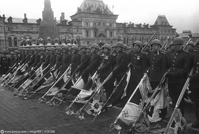 Парад Победы 1945 года: как состоялся парад на Красной площади в Москве —  05.05.2023 — Статьи на РЕН ТВ