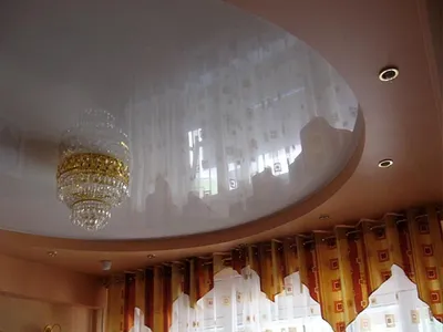 Натяжные потолки в гостинной Симферополь Крым компания LuxeDesign  +7978-045-90-60