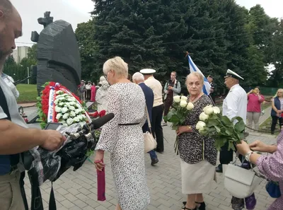 В Курске почтили память погибших моряков-подводников. | 07.04.2023 | Курск  - БезФормата