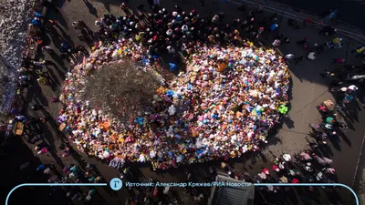 Жители многих стран почтили память жертв пожара