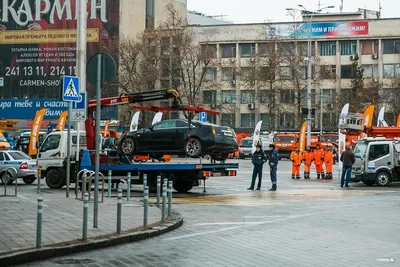 Возложение цветов героям ВОВ и ЧВК \"Вагнер\", ветеран на коленях, фейерверк:  Краснодар отметил День Победы – онлайн трансляция