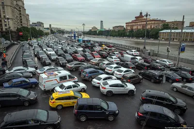 Пробки в Москве редакционное стоковое изображение. изображение  насчитывающей лето - 192126874