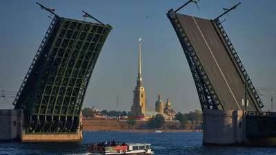 Развод мостов на теплоходе - цены на ночную экскурсию в Петербурге,  расписание и маршрут 2023