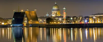 Белые ночи в Санкт-Петербурге. Развод мостов. Фото.