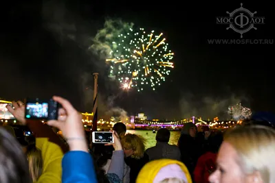 Праздничный салют в Москве продлится десять минут в 16 различных локациях |  Общество | Аргументы и Факты