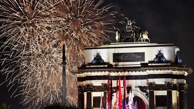 Фото и видео салюта на День Победы в Москве 9 мая 2023: лучшие кадры