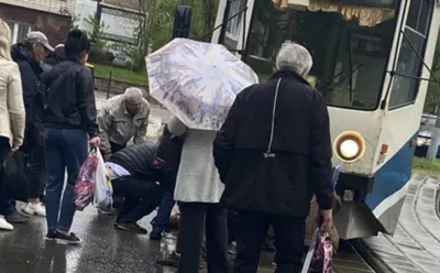 В Смоленске на пешеходном переходе сбили женщину. Видео с места ДТП |  Быстрые новости Смоленска «SmolDaily»