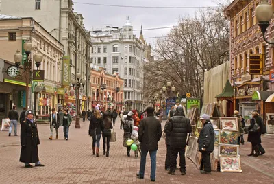 Улица Старого Арбата в Москве Стоковое Изображение - изображение  насчитывающей выстилка, достопримечательностью: 161143765