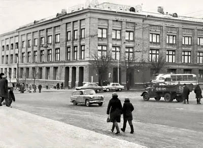 Жителям Брянска показали фотоснимок Центрального универмага 70-х годов  прошлого столетия