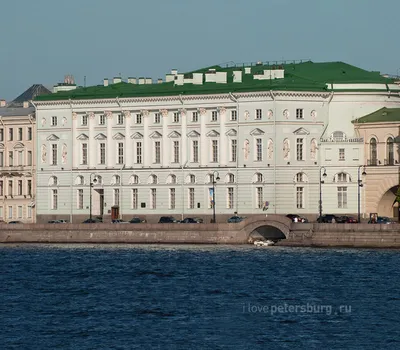 Фотографии Санкт-Петербург: Невский пр., д. 35, Центральный р-н Санкт- Петербурга - GradPetra. Фасад Невской линии Гостиного Двора и перспектива  Невского проспекта от Садовой улицы в сторону Михайловской улицы. Фото  начала XX века.