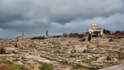 Архитектура Севастополя Старые двор и свод на летний день Стоковое  Изображение - изображение насчитывающей небо, дорога: 112848199