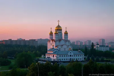 Раннее утро в городе Тольятти / Собор Преображения Господня в гТольятти, Автозаводский  район