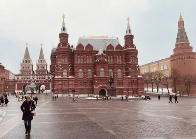 В центре Москвы закроют вестибюли 7 станций метро из-за акции 31 января —  РБК