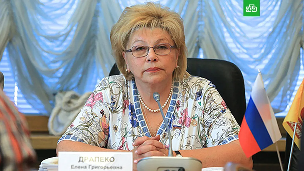 Попавшая в скандал из-за купальника учительница из Барнаула нашла новую работу Попавшая в скандал из-за купальника учительница из Барнаула нашла новую работу