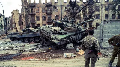 Война не называлась войной, пленных игнорировали, сотни тел лежали в  холодильниках\". Глава \"Мемориала\" о параллелях с войнами в Чечне