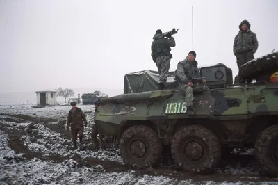 Вторая Чеченская война - импровизированный медпункт Российской армии на  площади Минутка, Грозный, 4 февраля 2000 года. : r/Pikabu