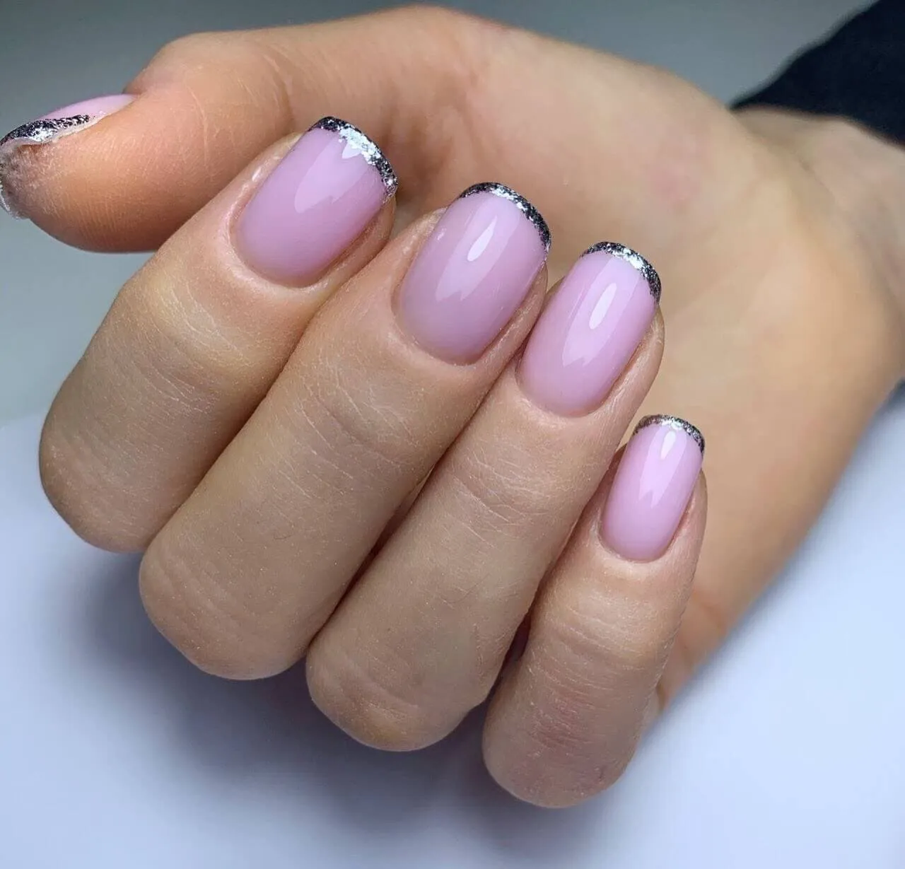 Французский маникюр – всегда модно и стильно - Студия красоты \"NailsProfi\" Французский маникюр – всегда модно и стильно - Студия красоты \"NailsProfi\"