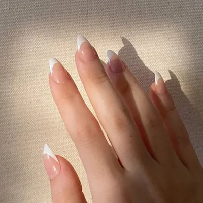 How to DIY the Sweetheart French Manicure | Glamour