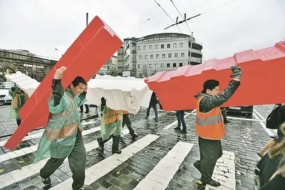 Как беженцы и мигранты празднуют Новый год в Москве