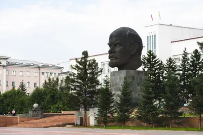 В Улан-Удэ помыли самую большую в мире голову Ленина (ФОТО) - - Новая  Бурятия