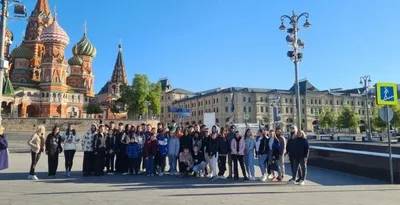 город-герой москвы. триумфальная арка в парке победы. Редакционное Стоковое  Изображение - изображение насчитывающей небо, старо: 216848424