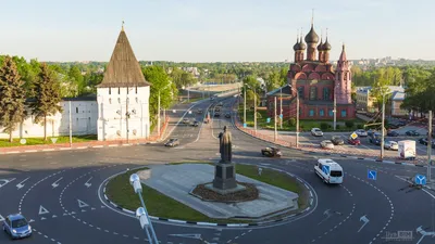 Ярославль: уникальные церкви, экскурсия за кулисы первого русского театра и  пироги с солеными огурцами - Ведомости.Город