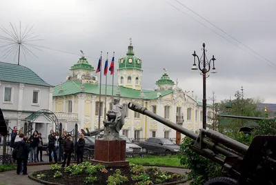 Переезд в другой город. Клуб переезжающих Окадока.ру - Сонькина Лагуна -  развлечения на берегу пруда г. Сатка (Челябинская обл.) и на острове «Дупло  орла» (стилизованный под средневековую эпоху форт с домиками для