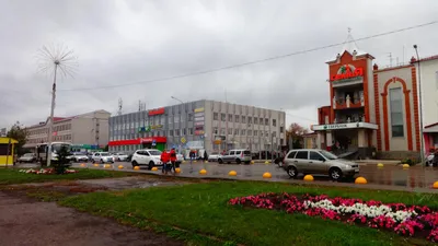 Файл:Здание ДК Марбумкомбината в городе Волжск (Республика Марий Эл) (фото  с другой стороны) улицы.JPG — Википедия