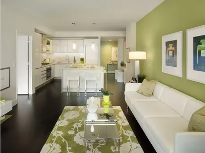 Зеленые шторы в интерьере гостиной, спальни с белой мебелью - 39 фото