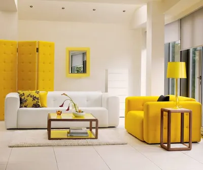 Желтый диван в интерьере, фото с идеями дизайна