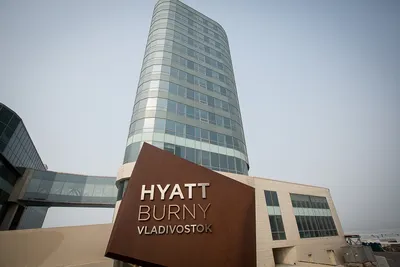 Hyatt Regency Vladivostok Golden Horn встретит ВЭФ недостроенным. Откроется  только 100 номеров. \"Героев\" стройки найдут правоохранительные органы....