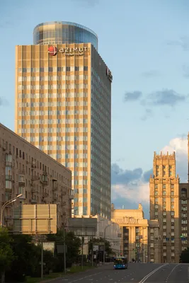 File:Moscow, Smolenskaya Street, former Hotel Belgrad reconstruction  (31024362620).jpg - Wikimedia Commons