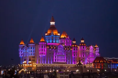 INFO-CAM | Галерея : Отель Богатырь ночью. Sochi. Bogatyr Hotel at night.