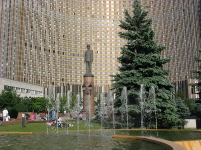 File:Moscow-Cosmos-Hotel-1664.JPG - Wikimedia Commons