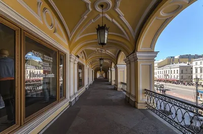 Гостиный двор в Санкт-Петербурге