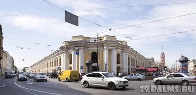 На Дворцовой площади и у Гостиного двора — заборы. «Бумага»