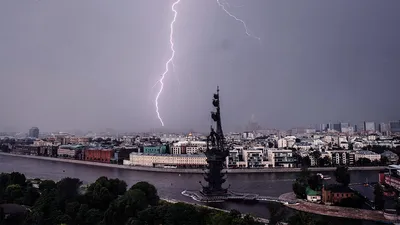 Красивая гроза в москве» — создано в Шедевруме