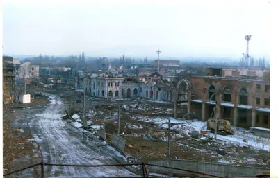 Tales of bygone centuries — soldiers-of-war: RUSSIA. Chechnya. Grozny. 1994 ....