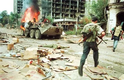 Chechen fighters during the battle of Grozny (August 1996) [1280x830] :  r/MilitaryPorn