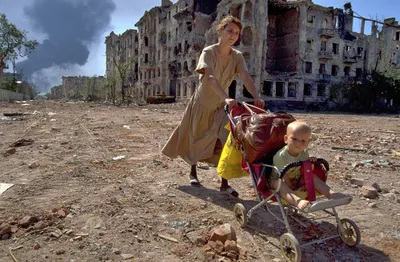 Grozny, Russia besieged by the Russian army in August, 1996. News Photo -  Getty Images