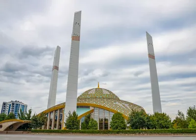 Грозный, Чечня — город как с открытки! Прогулка по центру Грозного (ч.1).  Достопримечательности Грозного. Показываю мечеть «Сердце Чечни». | Фигаро  здесь, Фигаро там | Дзен