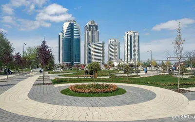 В Грозном горит самый высокий небоскреб в городе. Фото. Видео — РБК