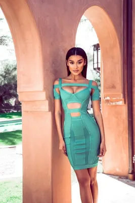 Коллекция Herve Leger платьев на фото