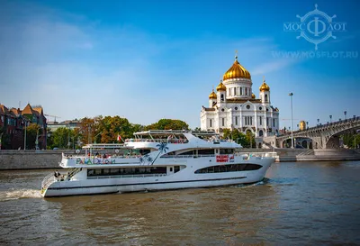 Речная прогулка по Москве-реке на яхте «Пальма де Сочи»